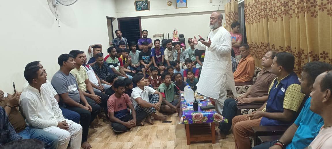 তাতিকোনা সার্বজনীন দুর্গাপূজা মণ্ডপ পরিদর্শন করলেন ছাতক থানার ওসি