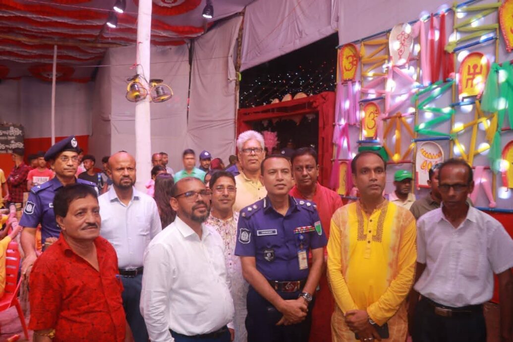 সুনামগঞ্জ পৌরসভার বিভিন্ন পূজামণ্ডপ পরিদর্শন করলেন জেলা প্রশাসক ড. মোহাম্মদ ইলিয়াস মিয়া
