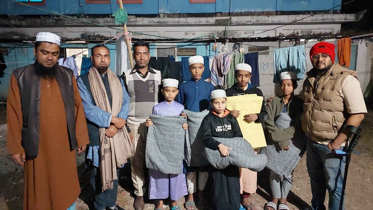 শীতার্তদের মাঝে ছাতক উপজেলা প্রেসক্লাবের কম্বল বিতরণ।